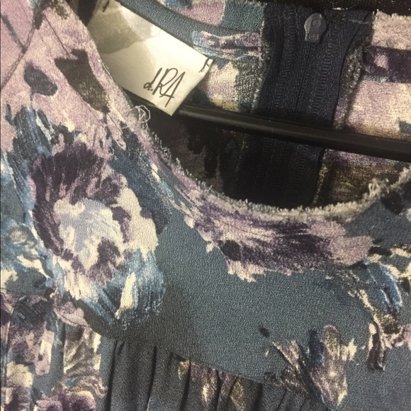 Dra Floral Outfit - Picture 4 of 8